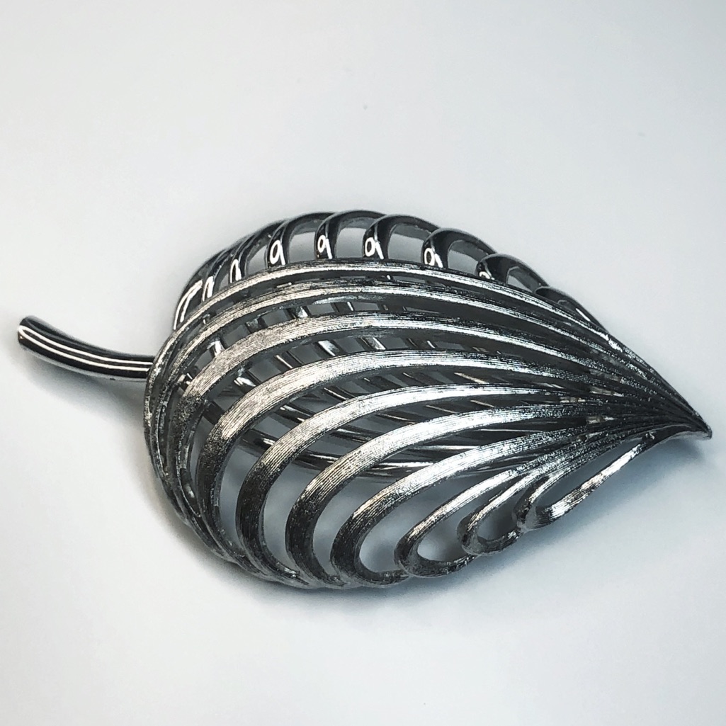 Silver Tone Ribbed Leaf Brooch Dual Texture Pin